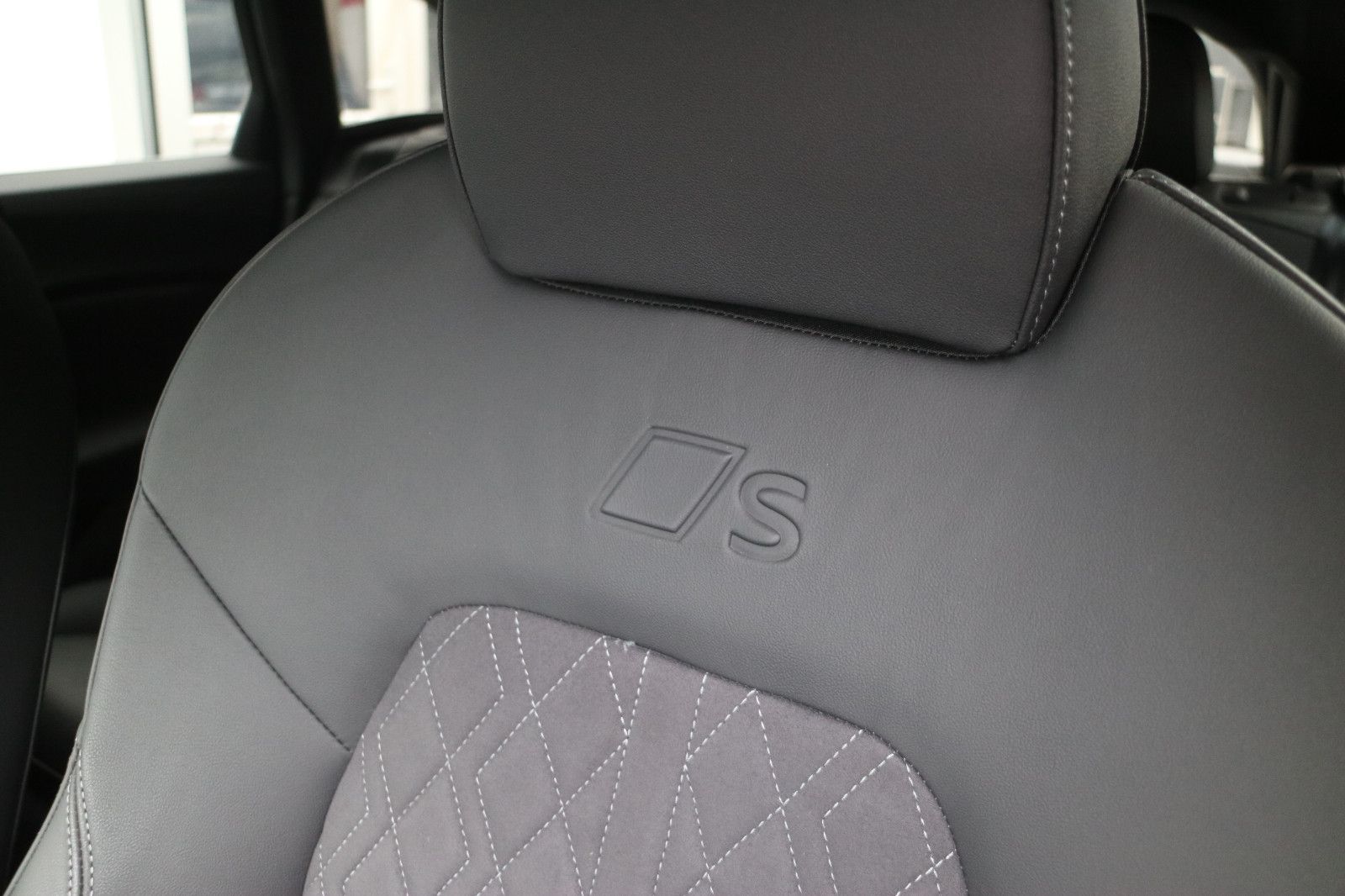 Audi A5 Avant 2,0TFSI-Quattro-S-Line-ACC-AHK-
