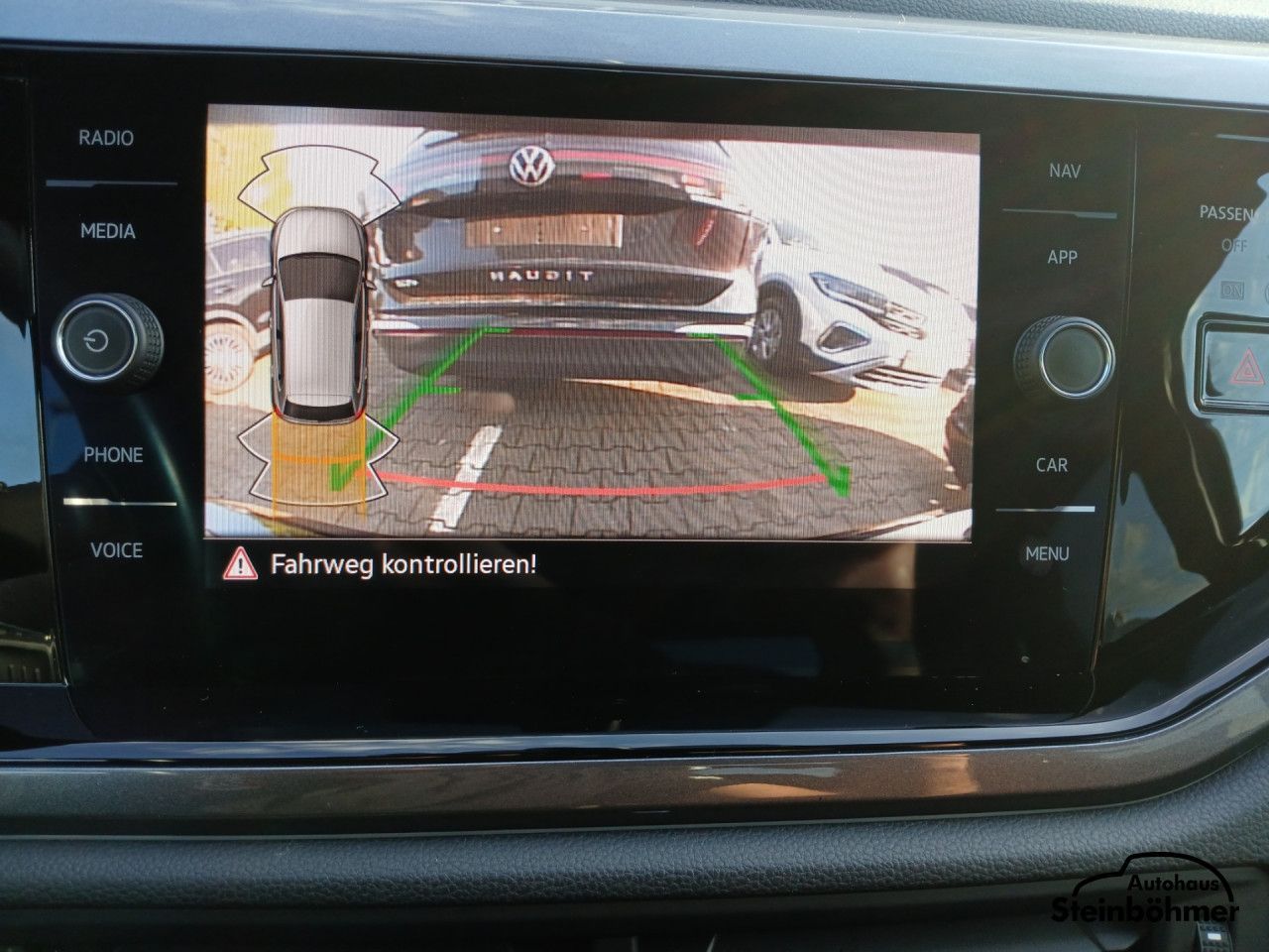 Volkswagen Polo Highline 1.0TSI DSG - Samsaru's Car Outlet