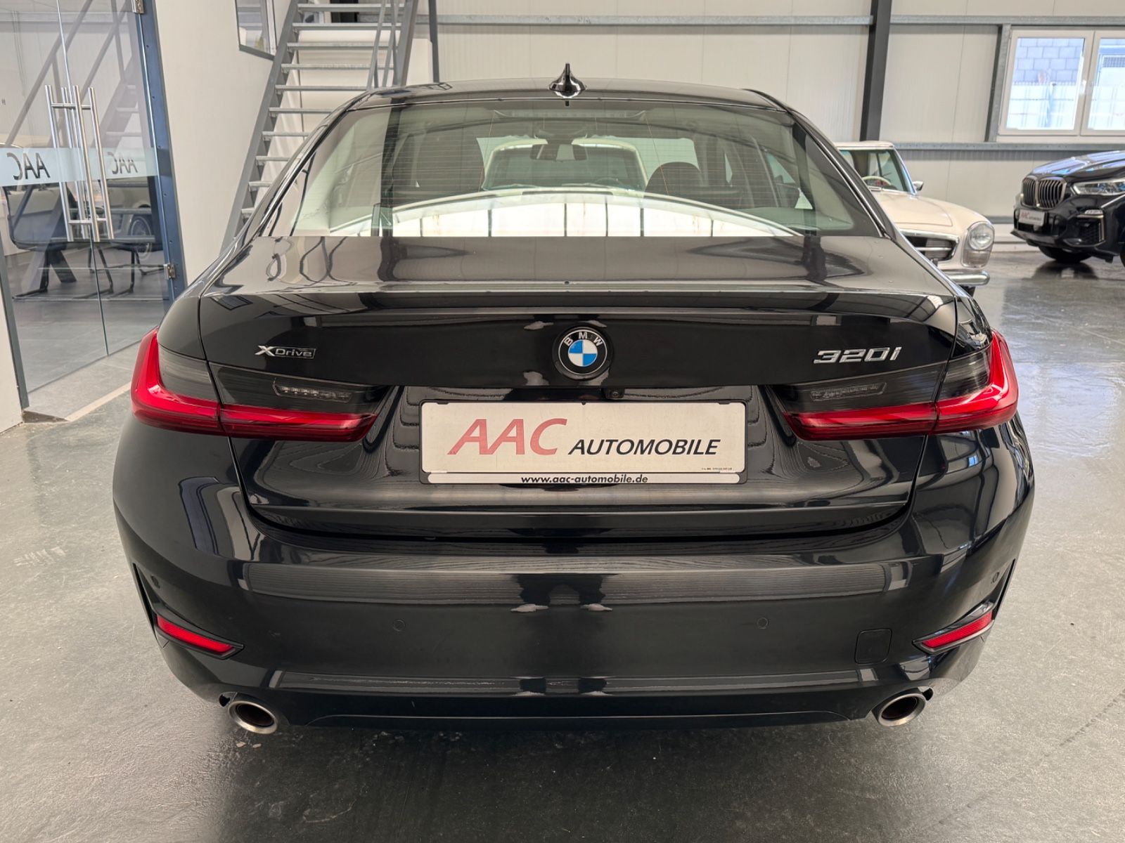 BMW 320 xDrive Sport Line - Samsaru's Car Outlet