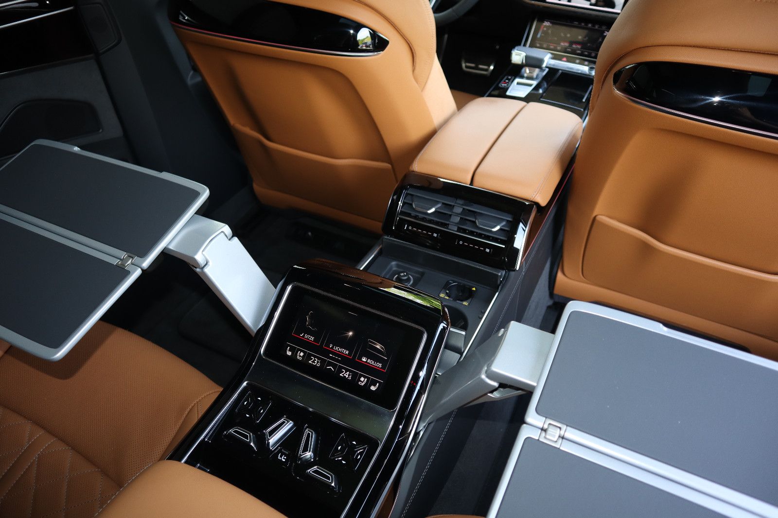 Audi A8L 60 TFSIe lang S-Line - Samsaru's Car Outlet