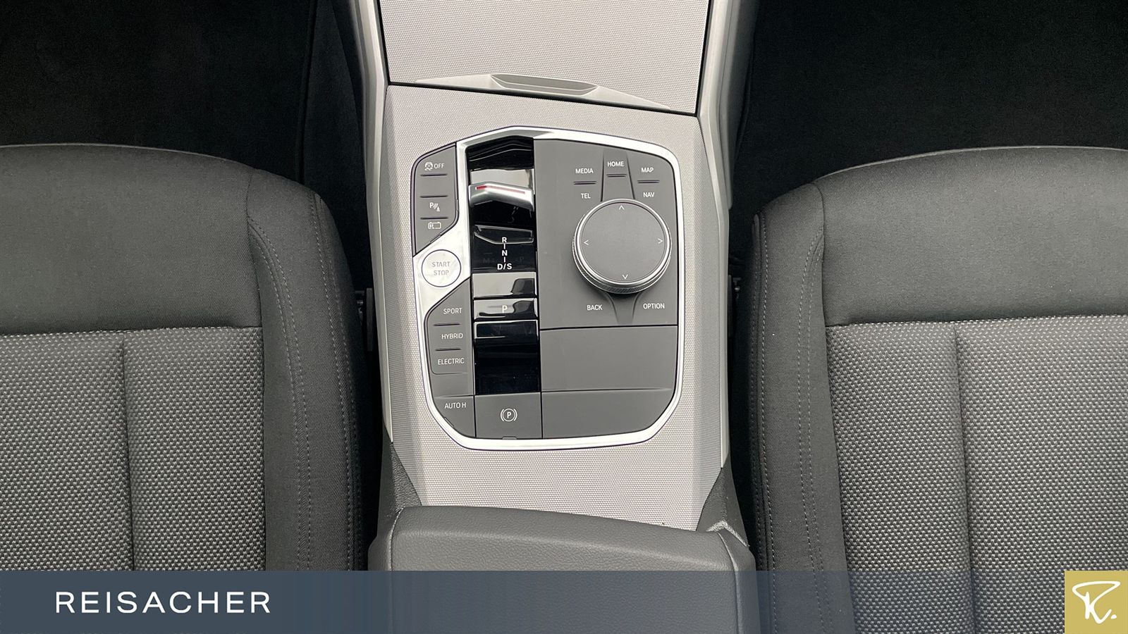 BMW 330e A xDrive LCProf - Samsaru's Car Outlet