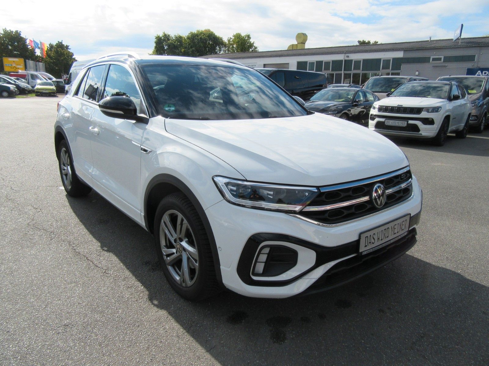 Volkswagen T-Roc R-Line - Samsaru's Car Outlet