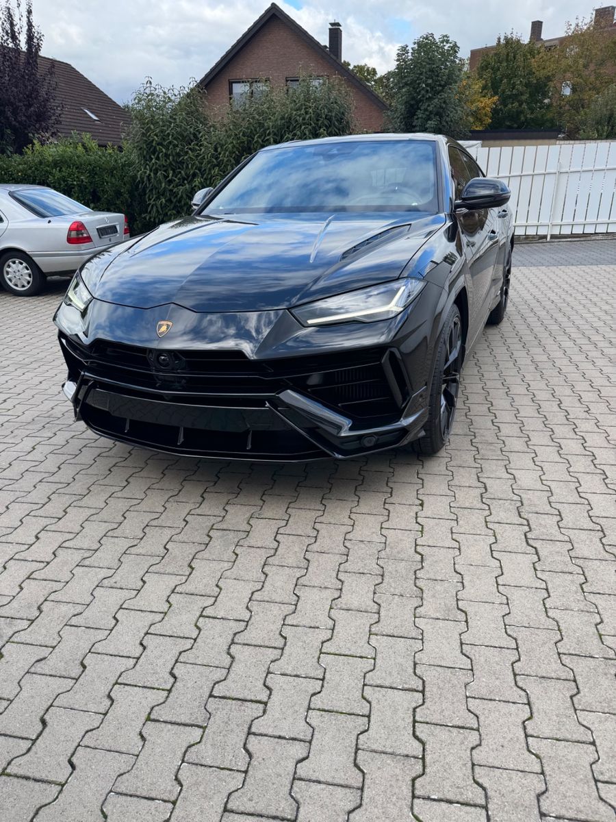 Lamborghini Urus S Facelift - Samsaru's Car Outlet