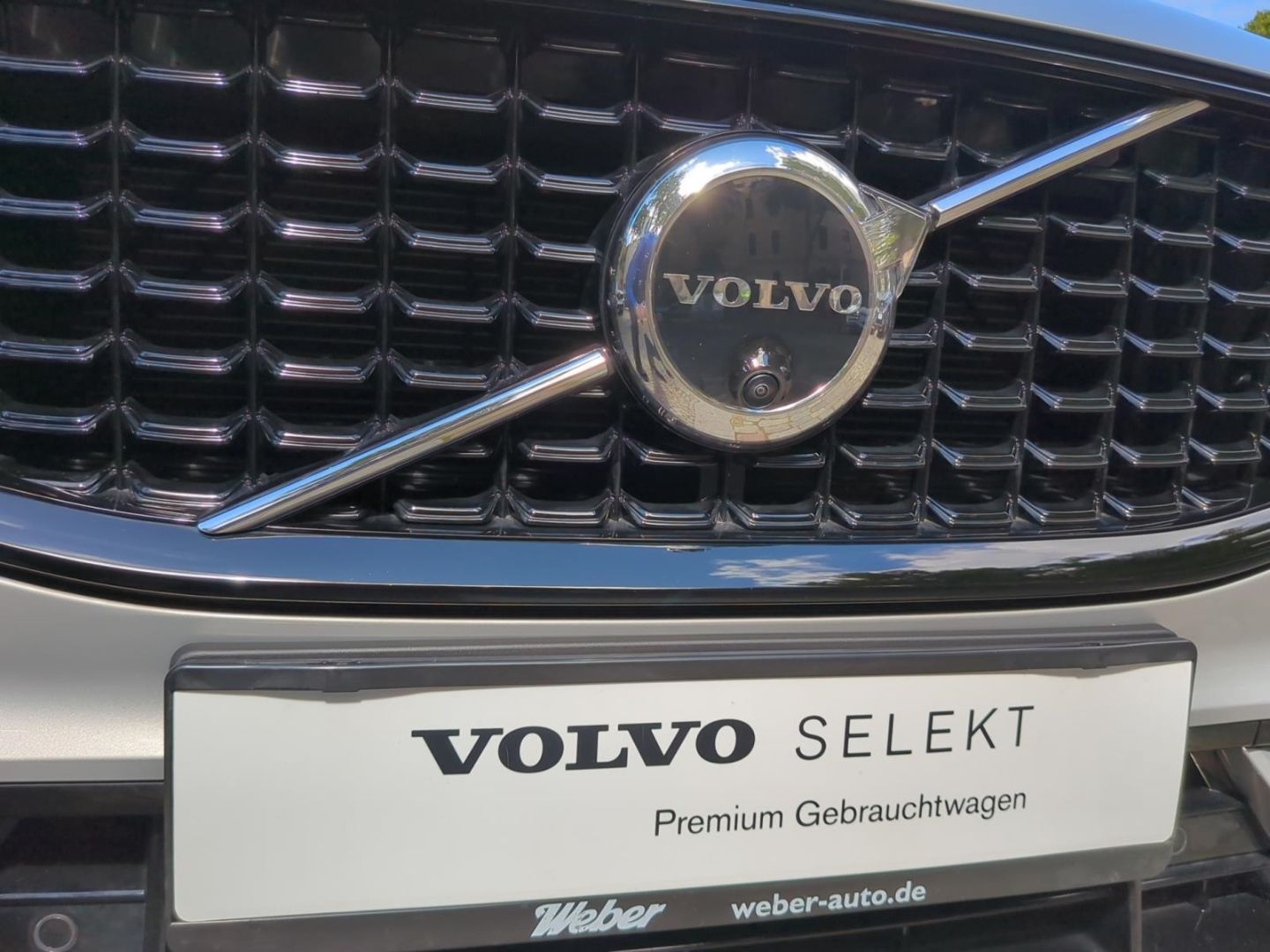 Volvo XC60 B4 AWD Ultimate Dark *Luft*AHK*SH*BLIS*360*