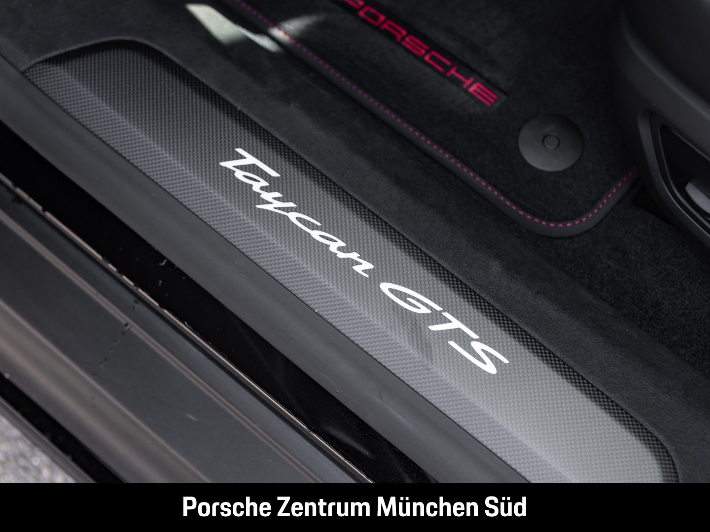 Porsche Taycan GTS LED-Matrix Panorama Surround-View