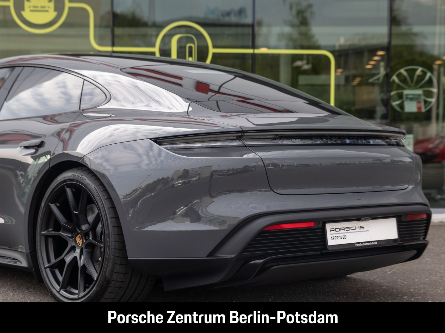 Porsche Taycan GTS Burmester HA-Lenkung Active-Ride
