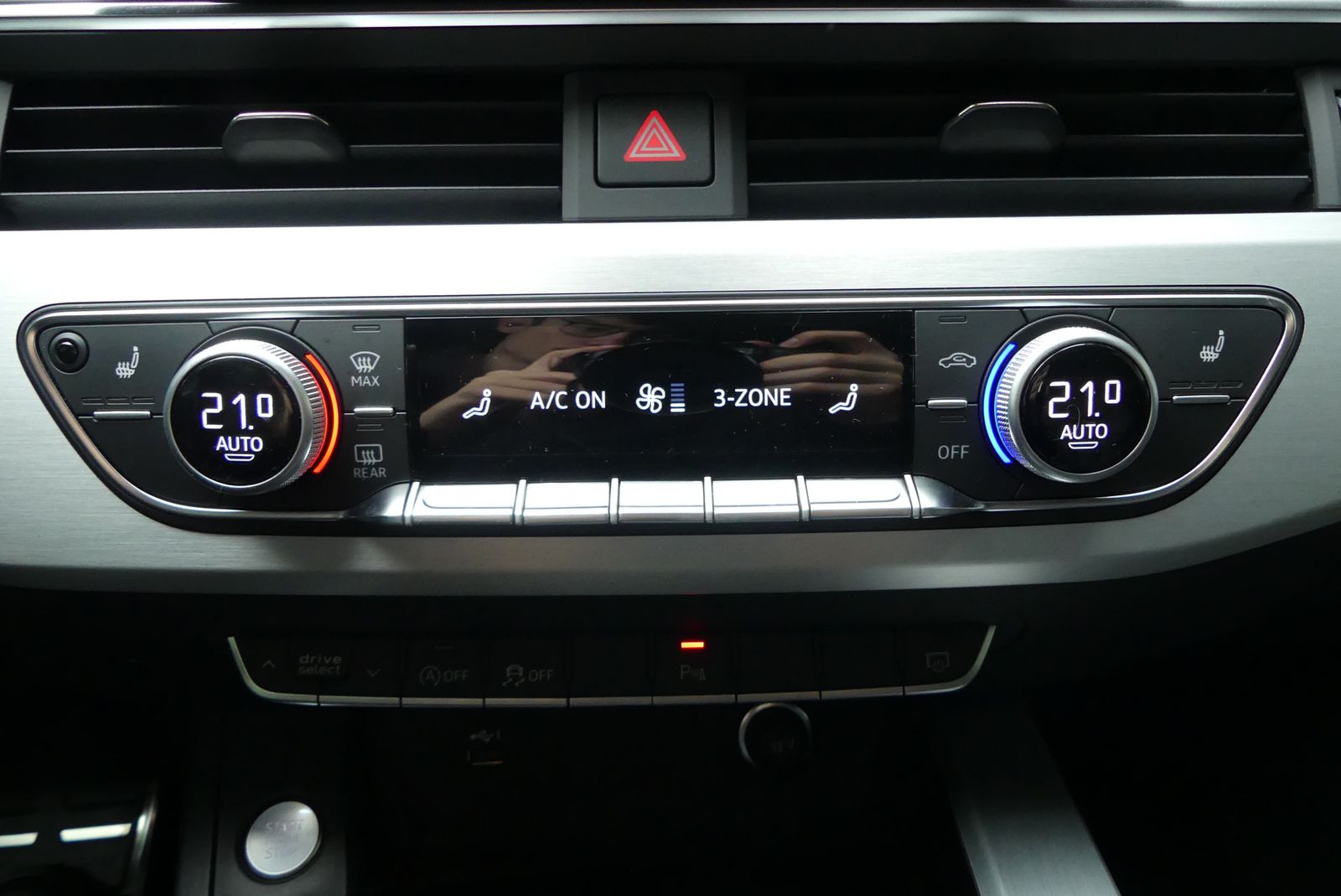 Audi A4 40 TFSI quattro S-Line - Samsaru's Car Outlet