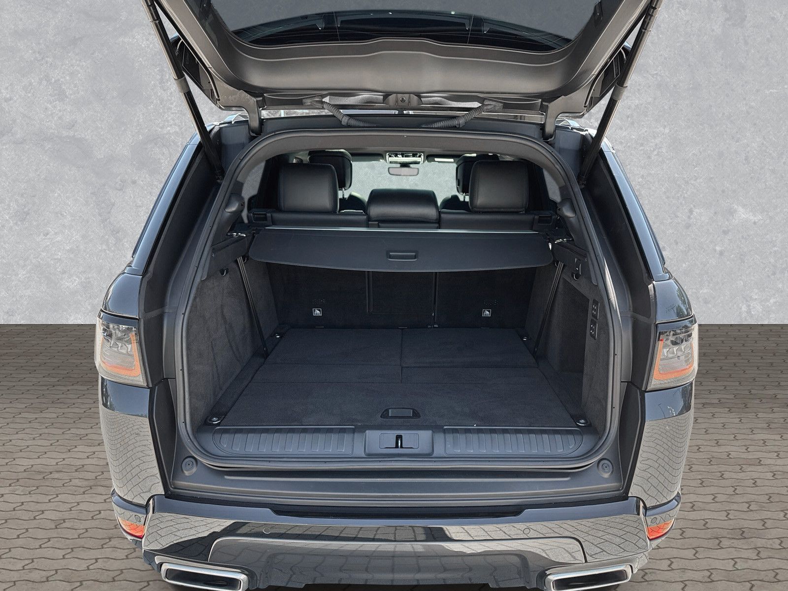Range Rover Sport D300 HSE Dynamic - Samsaru's Car Outlet