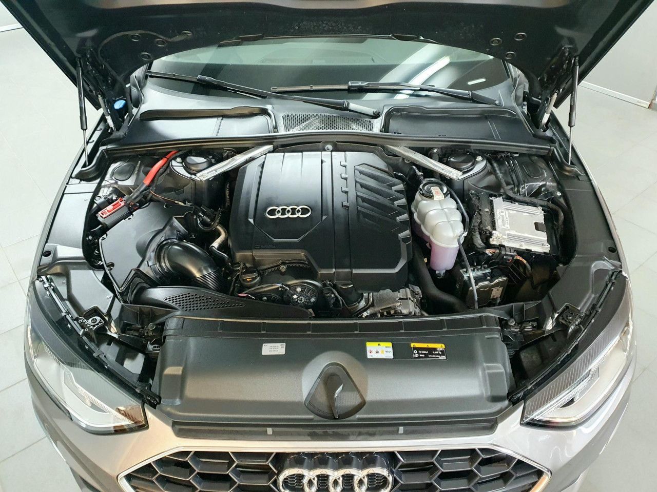 Audi A4 Avant 35TFSI S tronic S line - Samsaru's Car Outlet