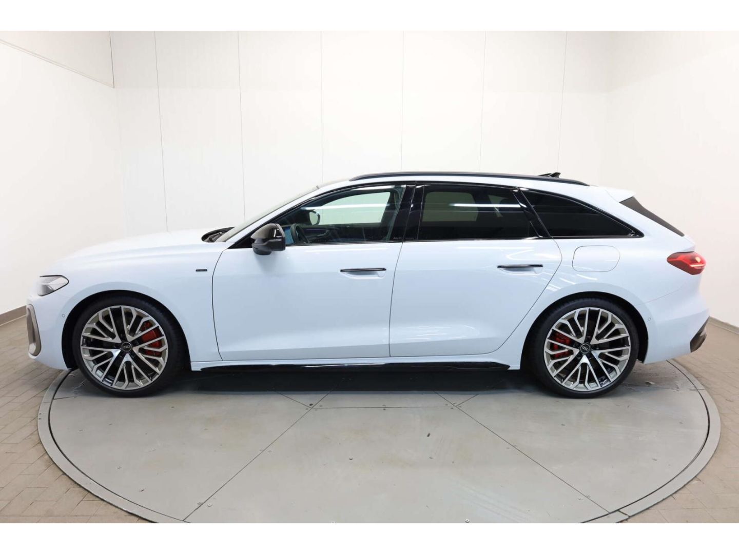 Audi A5 Avant e-hybrid quattro S line edition one B&O