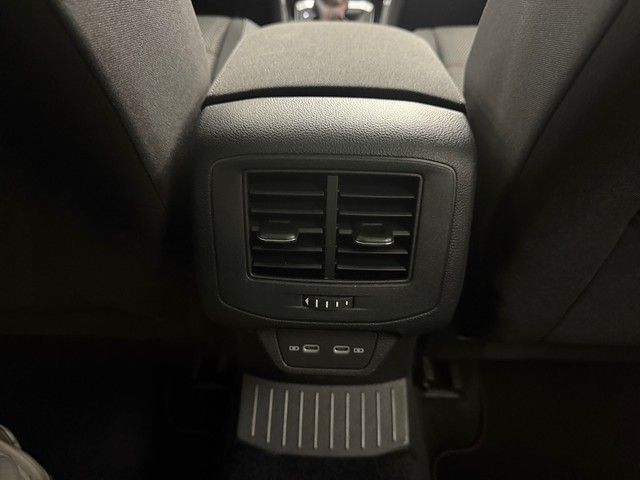 Volkswagen T-Roc 1.5 TSI Sport - Samsaru's Car Outlet