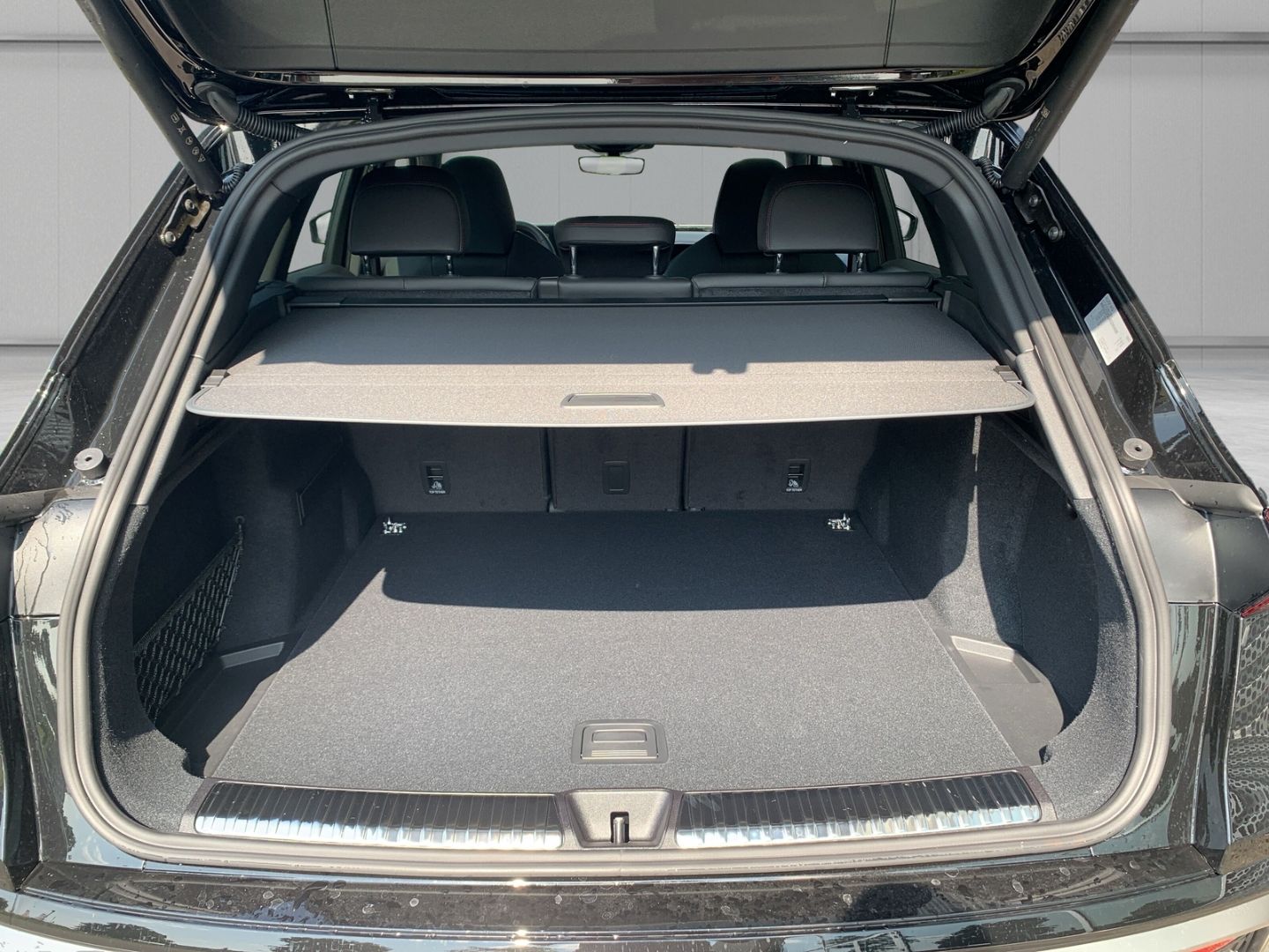 Audi Q5 TFSI quattro Stronic+edition one - Samsaru's Car Outlet