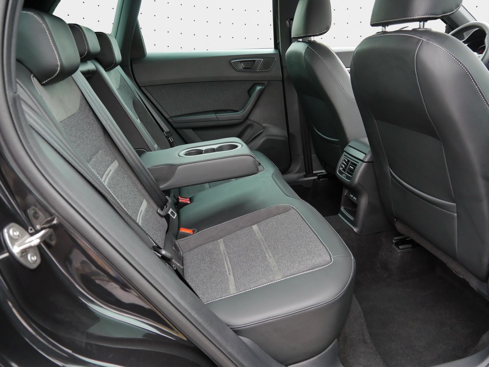 Seat Ateca Xperience 2.0 TDI LED*AHK*RFK*ACC*Navi