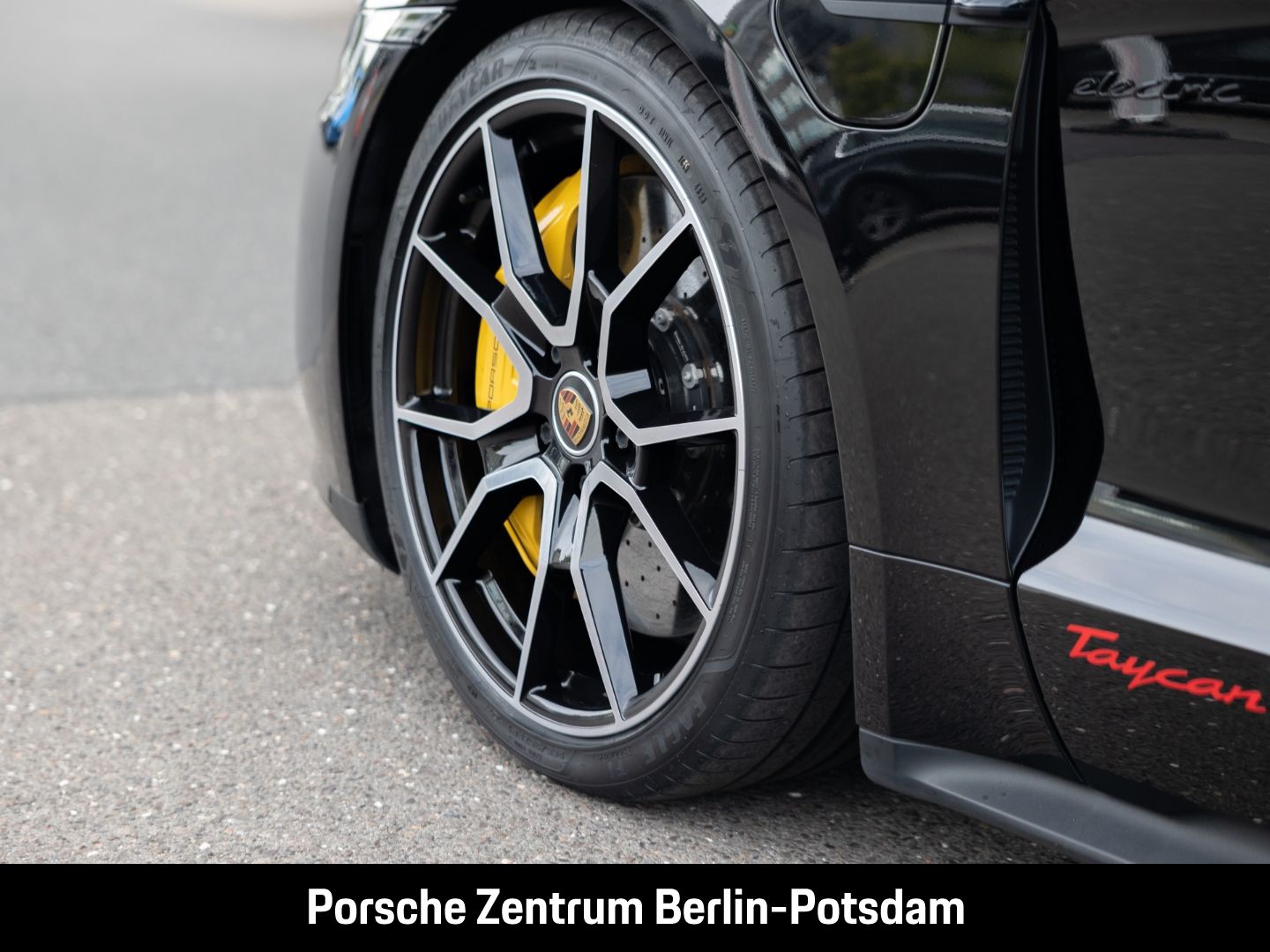 Porsche Taycan Turbo S Sport Turismo Burmester LED