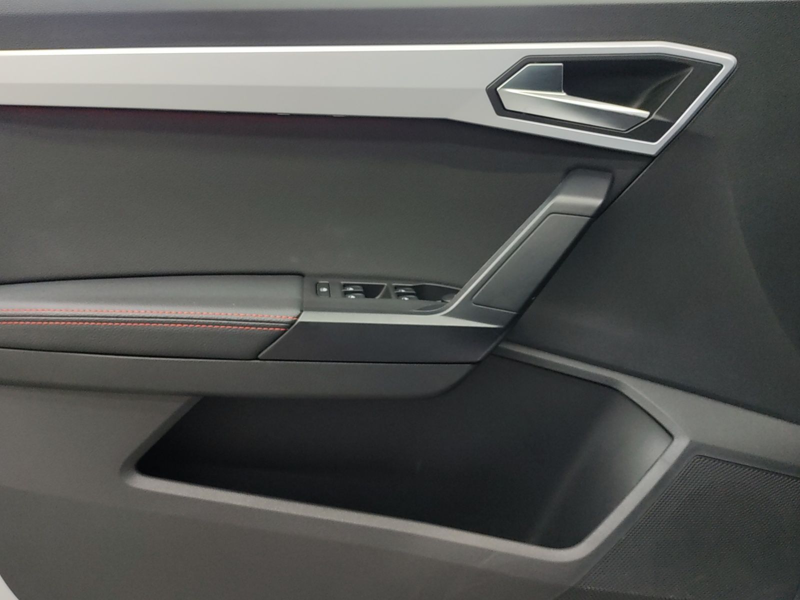 Seat Arona 1.5 TSI DSG FR NAVI AHK SITZHZ GJR