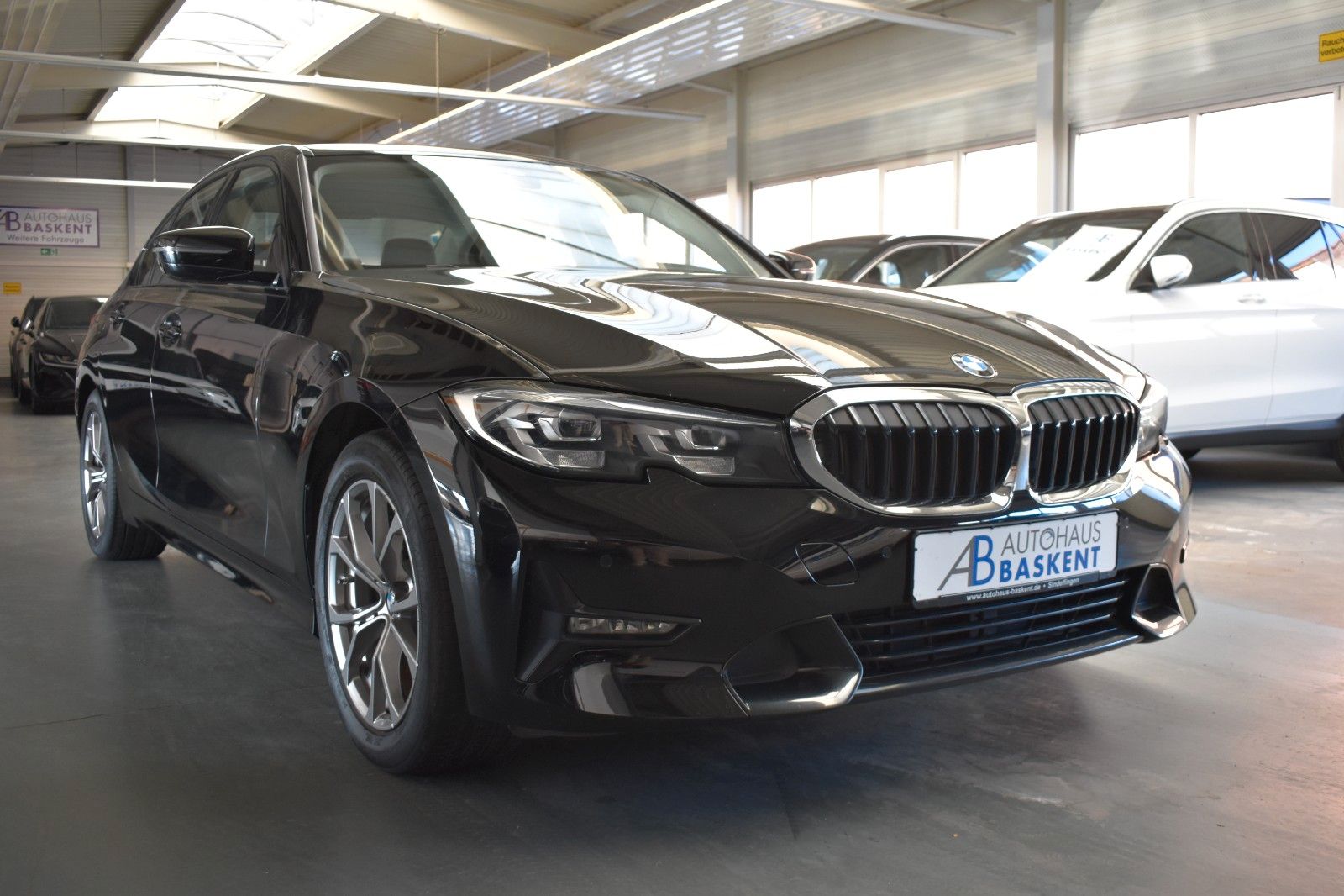 BMW 320 d SPORT LINE - Samsaru's Car Outlet