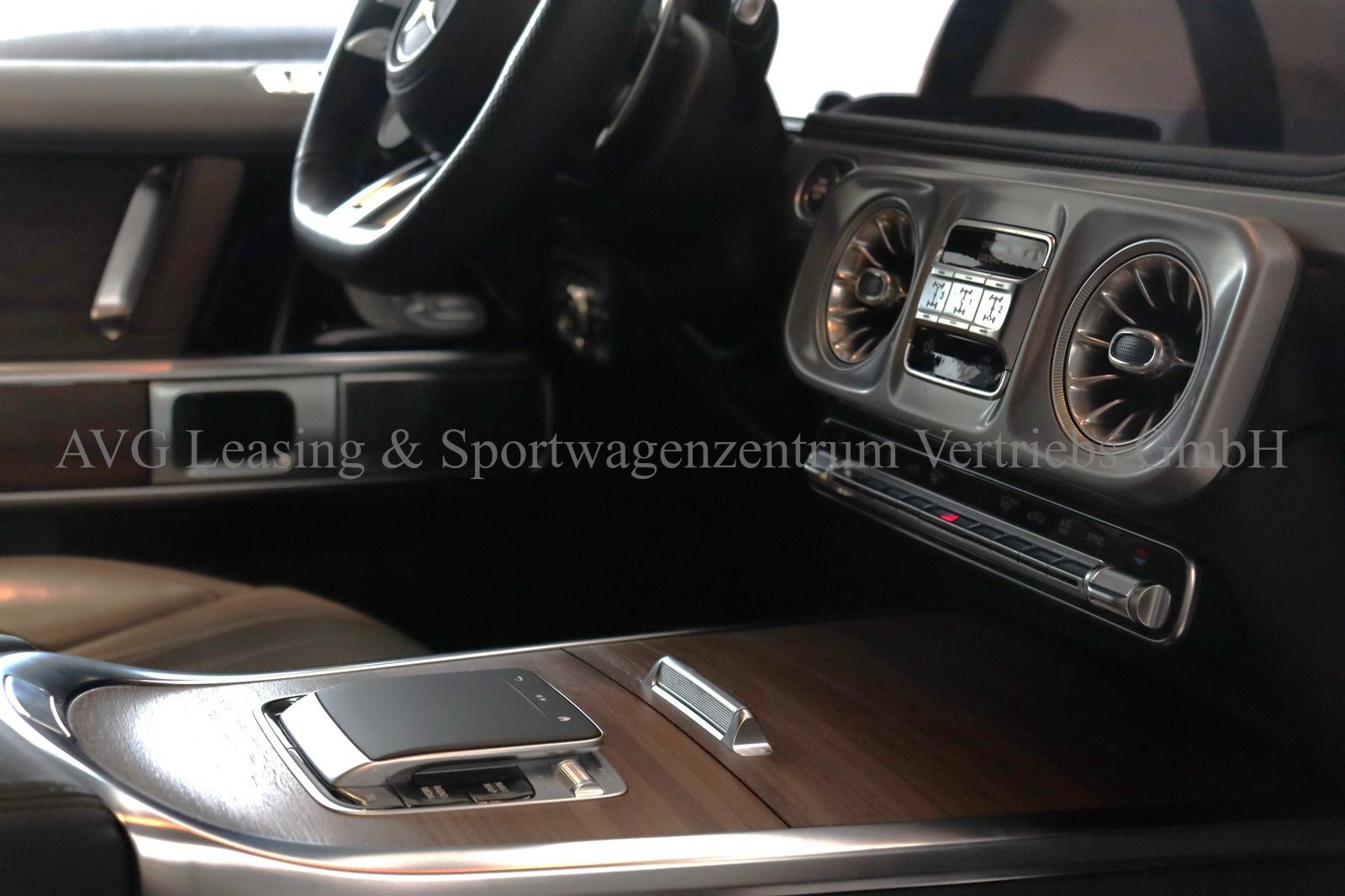 Mercedes-Benz G63 AMG - Samsaru's Car Outlet