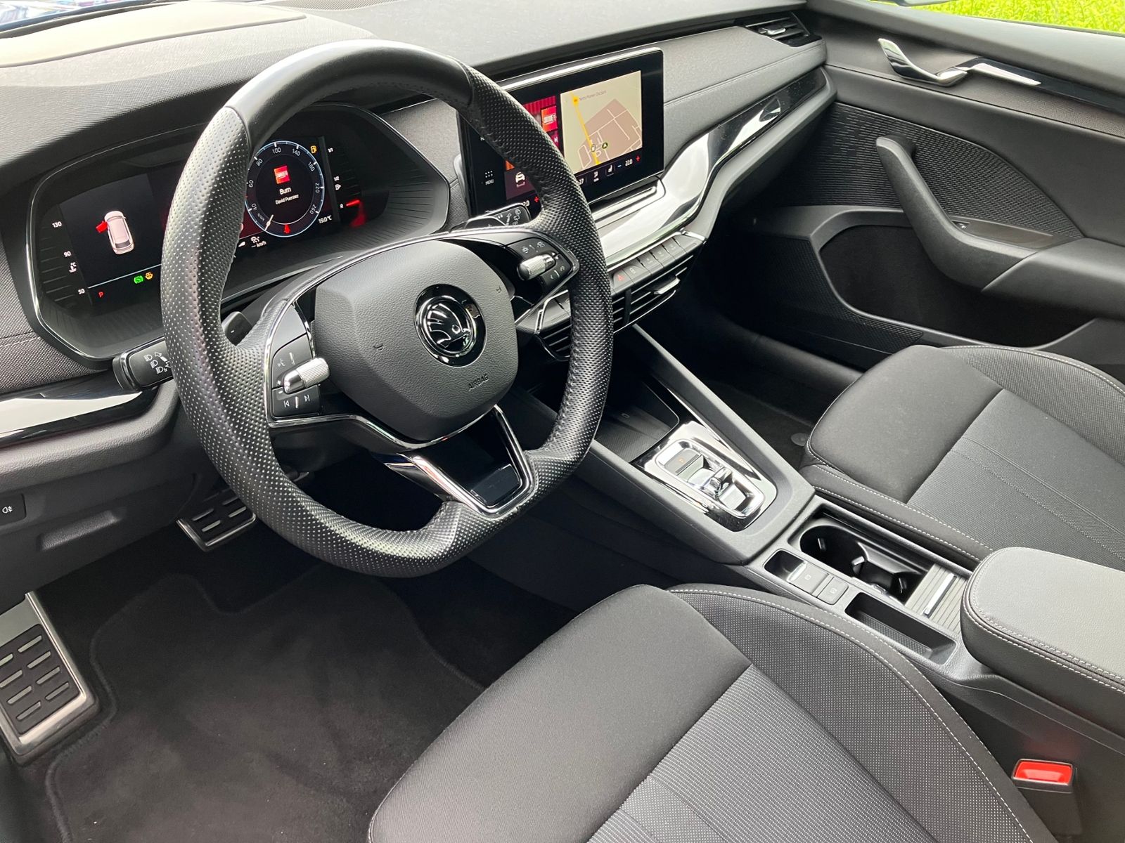 Skoda Octavia Combi 2.0 TDI Sportline - Samsaru's Car Outlet
