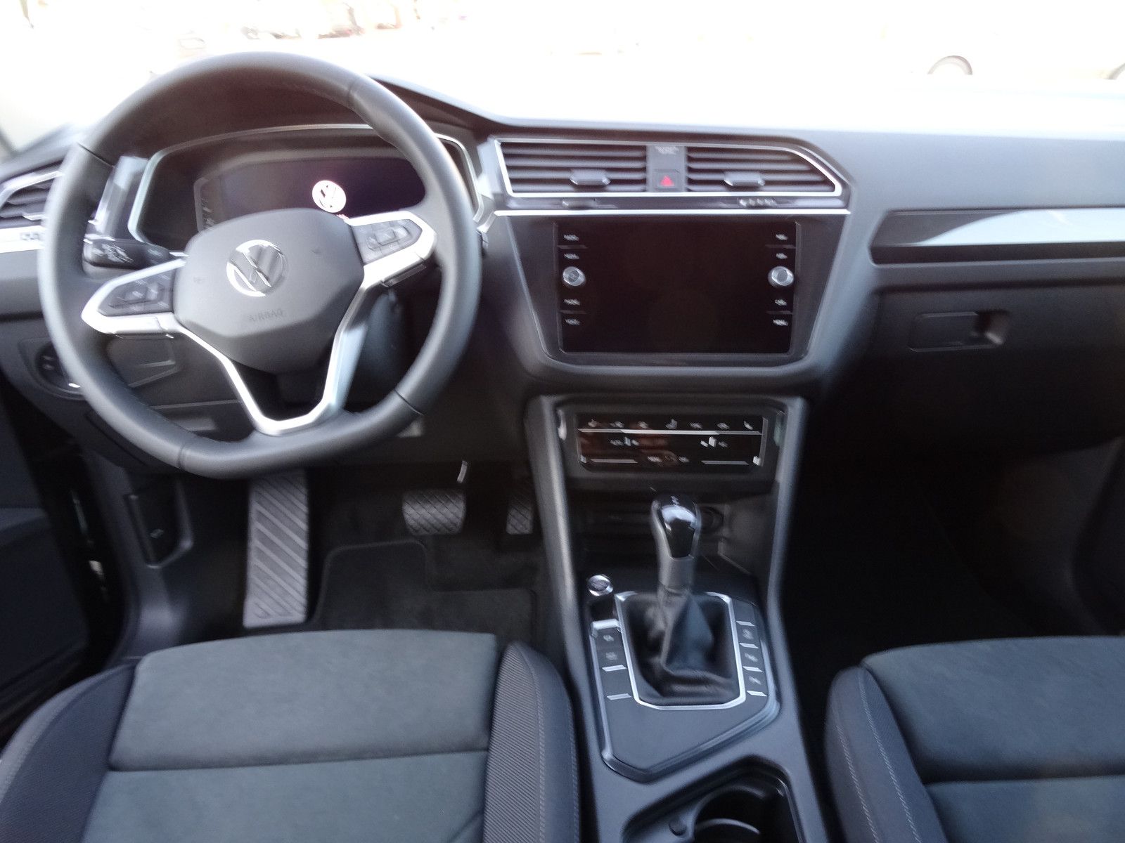 Volkswagen Tiguan 1.5 TSI OPF DSG Elegance - Samsaru's Car Outlet
