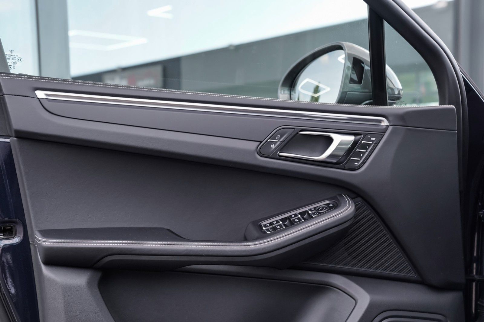 Porsche Macan T - Samsaru's Car Outlet