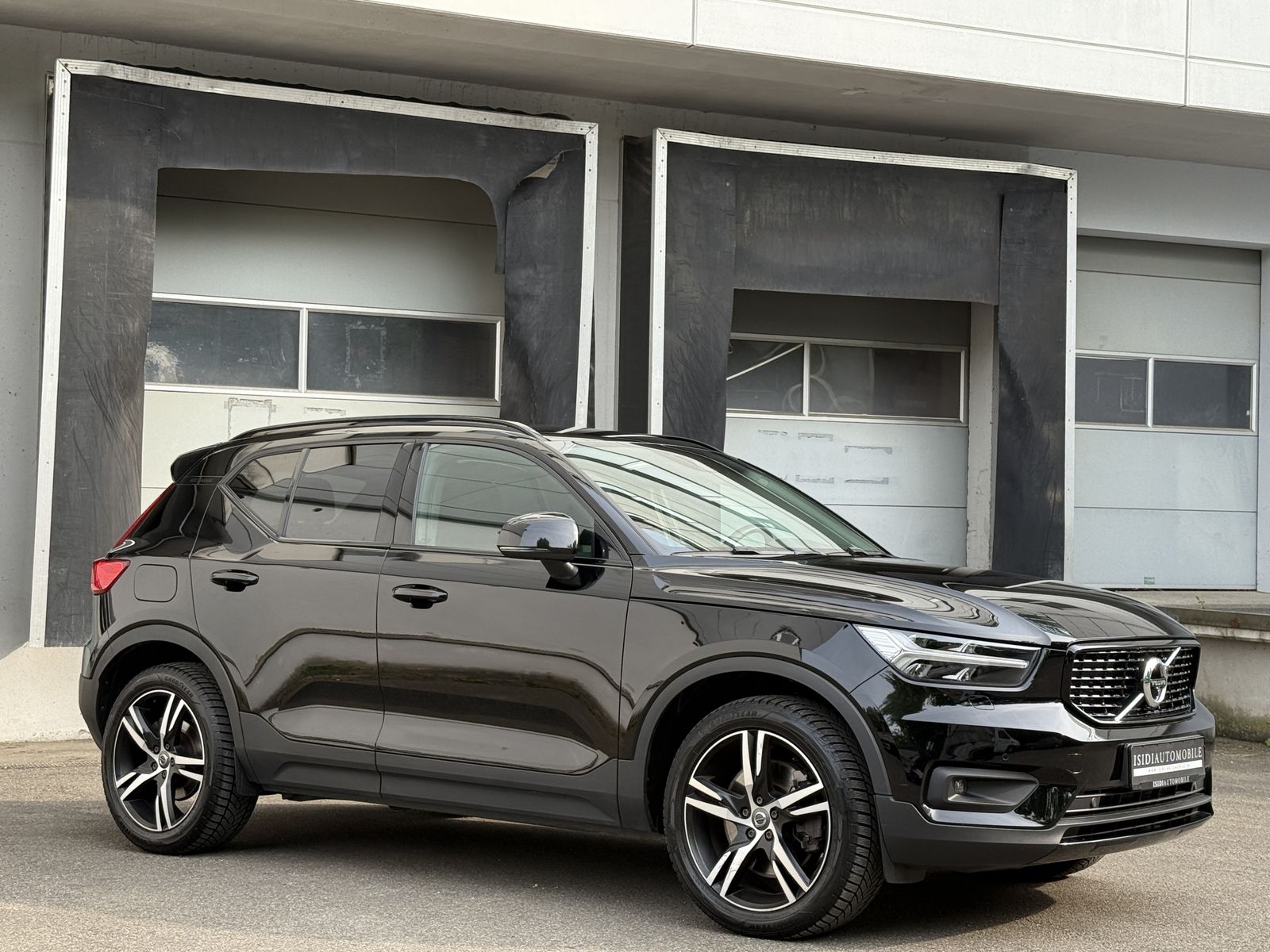 Volvo XC40 R Design Expression Recharge Plug-In Hybrid
