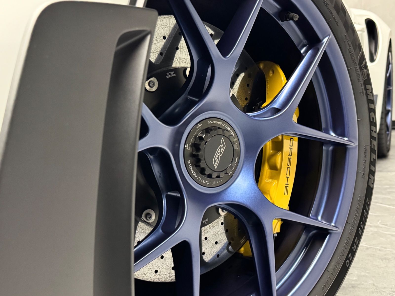 Porsche 992 GT3 RS - Samsaru's Car Outlet