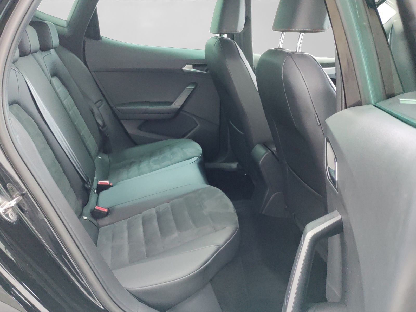 Seat Arona 1.5 TSI DSG FR NAVI AHK ACC GJR