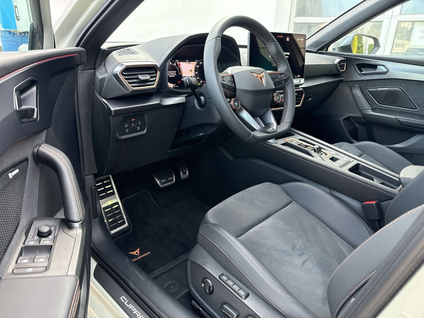 Cupra Leon 1.5 eTSI AD - Samsaru's Car Outlet