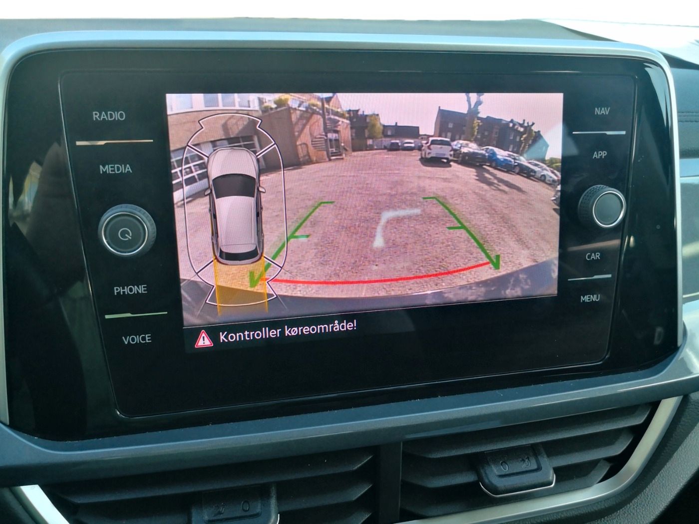 Volkswagen T-Roc 1.5 TSI Style DSG - Samsaru's Car Outlet