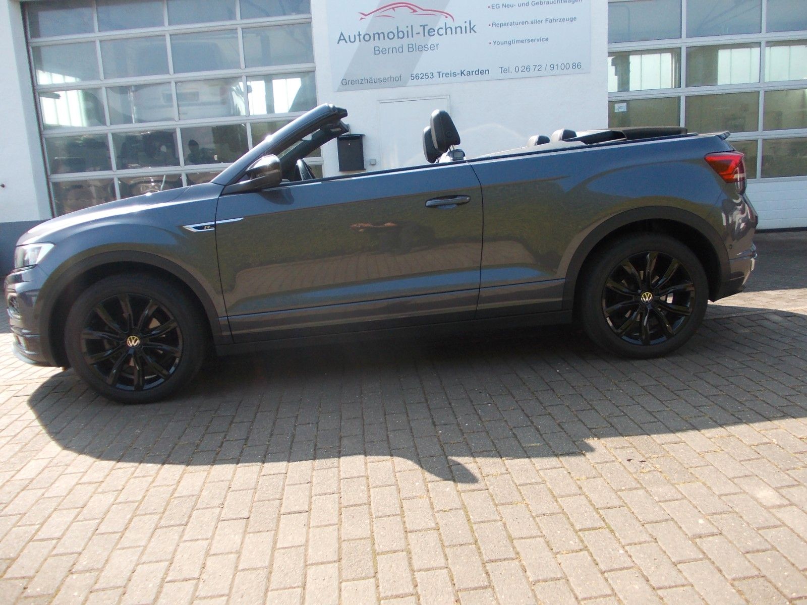 Volkswagen T-Roc R-Line - Samsaru's Car Outlet