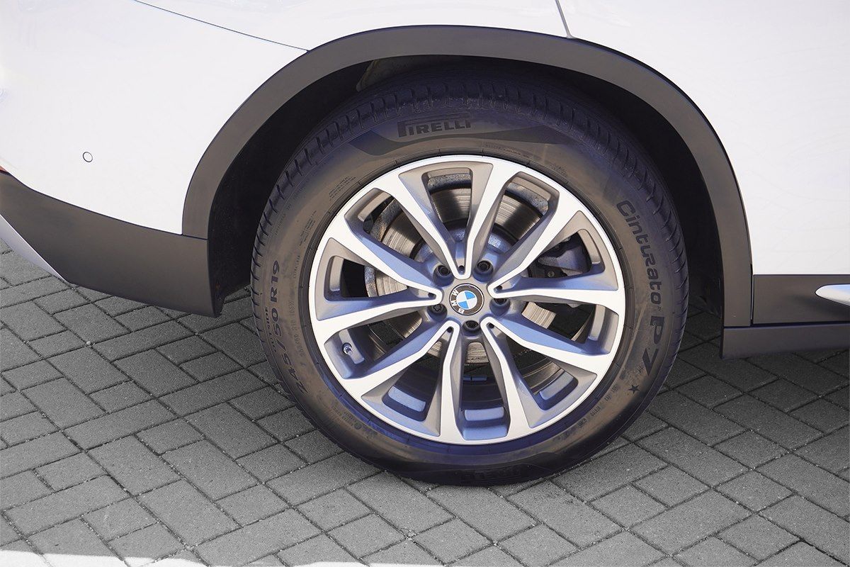 BMW X3 xDrive20i - Samsaru's Car Outlet