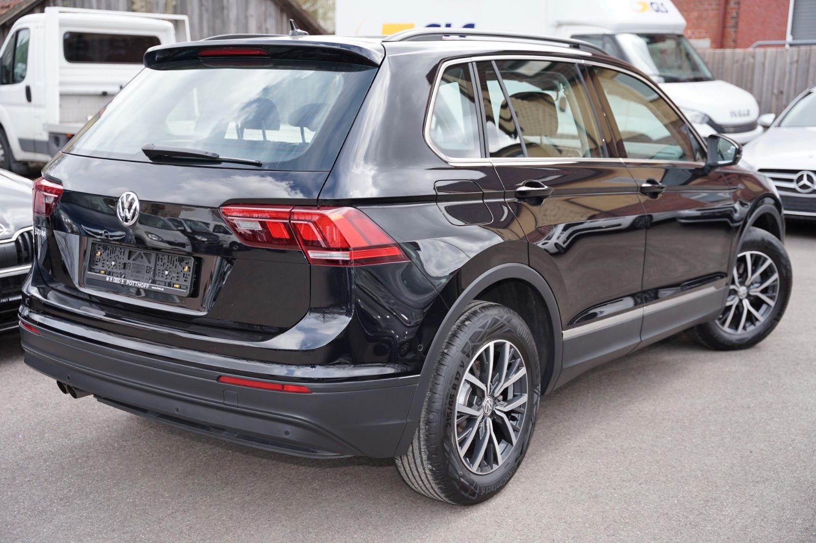 Volkswagen Tiguan 1.5-TSI ACT Comfortline - Samsaru's Car Outlet