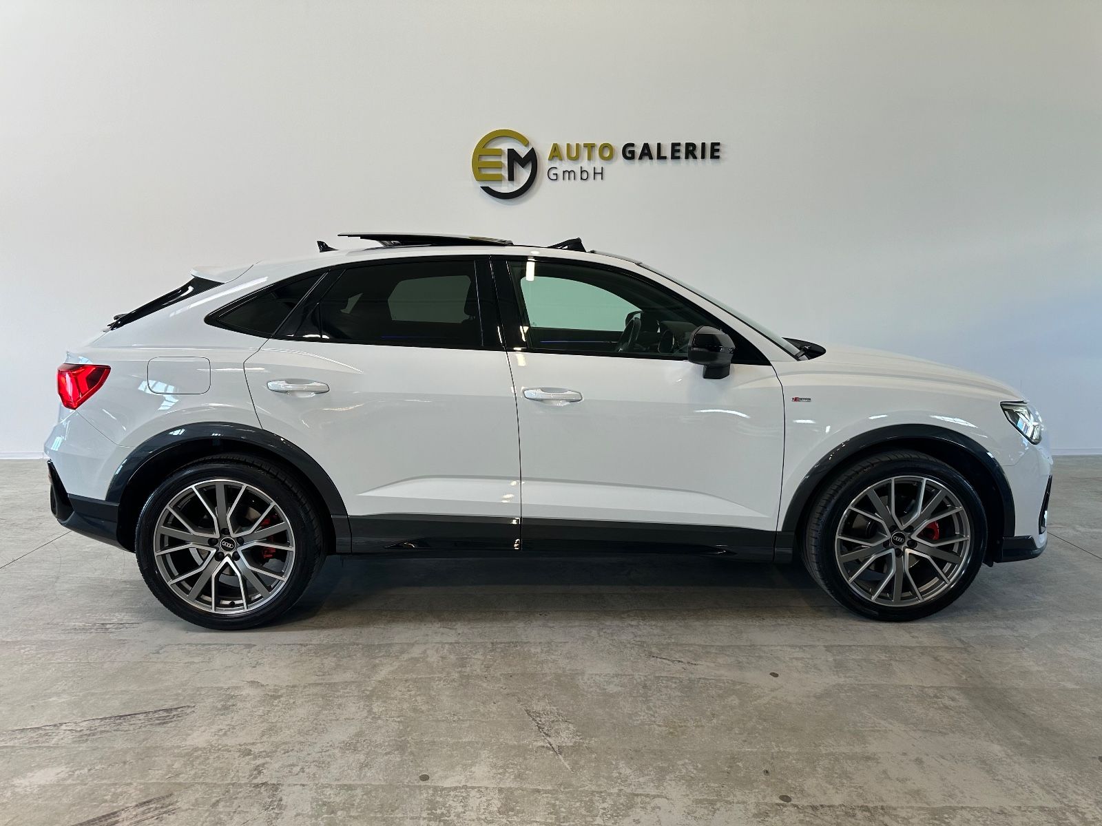 Audi Q3 Sportback 45 TFSI qu S line - Samsaru's Car Outlet
