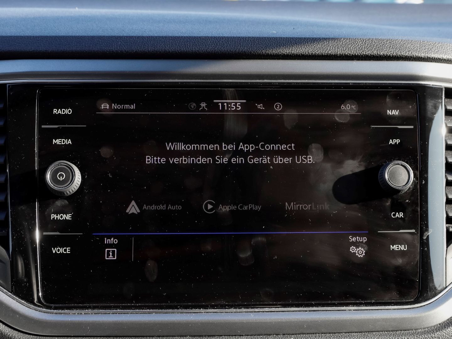 Volkswagen T-Roc ACTIVE 1.5 TSI DSG - Samsaru's Car Outlet