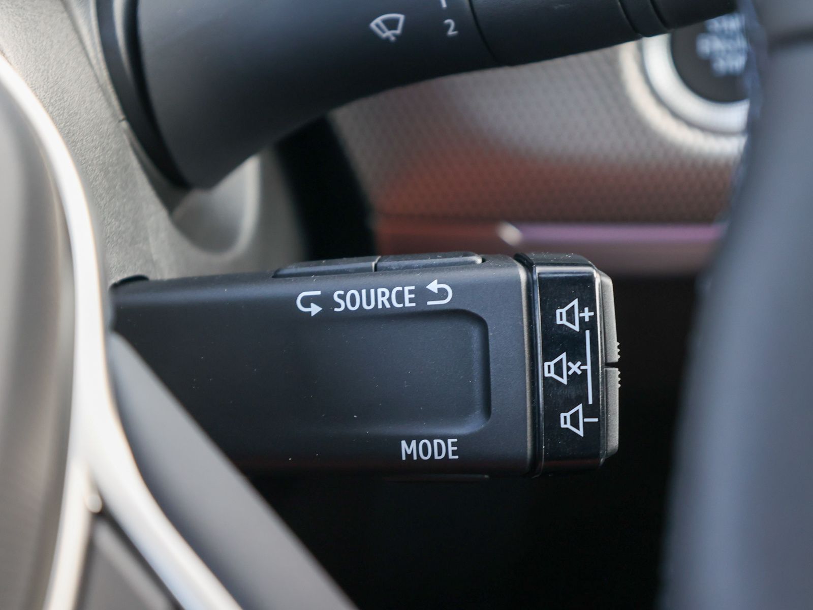 Renault Arkana TECHNO E-Tech Full Hybrid - Samsaru's Car Outlet