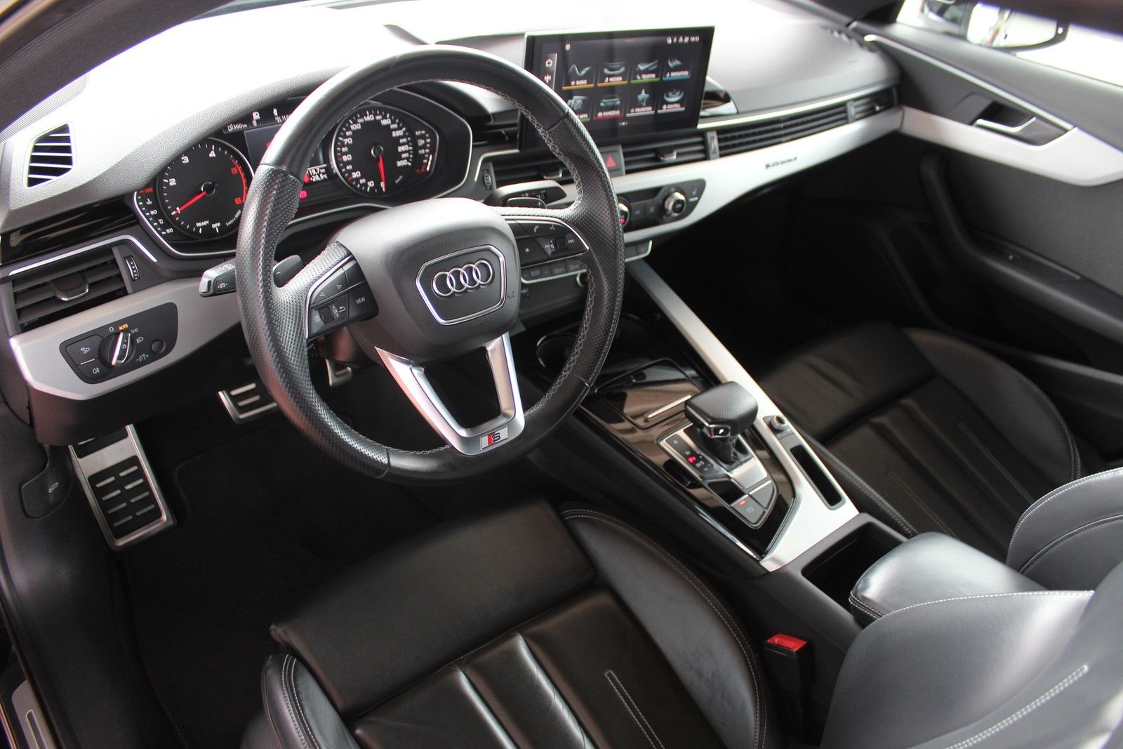 Audi A4 2.0 TDI quattro S line  Navi LED Leder Kamera