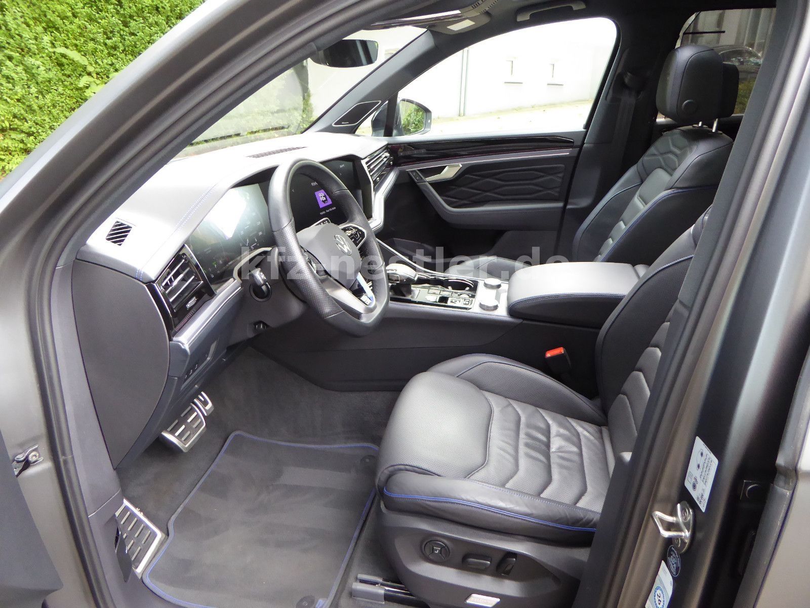 Volkswagen Touareg R e-Hybrid Pano/Puglia/AHK/HUD/ACC/Matt