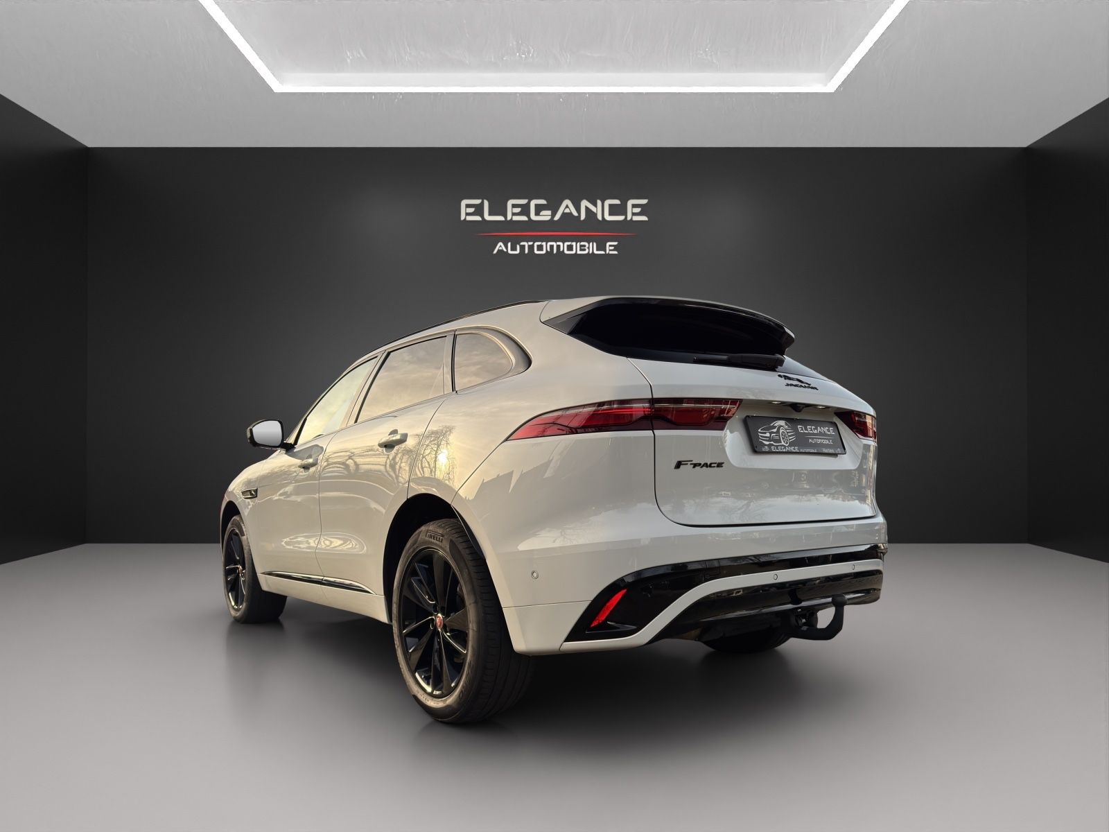 Jaguar F-Pace R-Dynamic SE AWD*Black Pack*Panorama*ACC