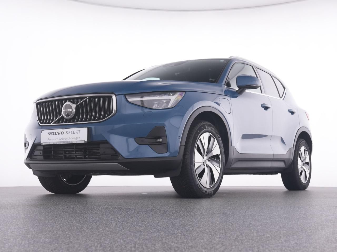 Volvo XC40 T4 Plus Bright Plug-In - Samsaru's Car Outlet