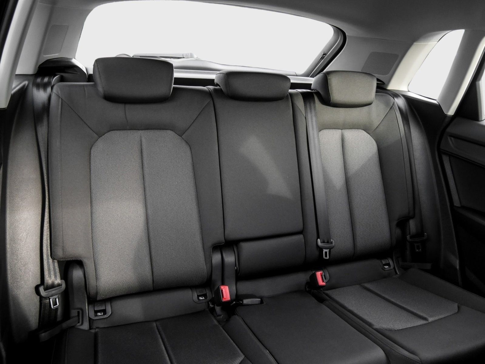 Audi Q3 40 TDI quattro S tronic - Samsaru's Car Outlet