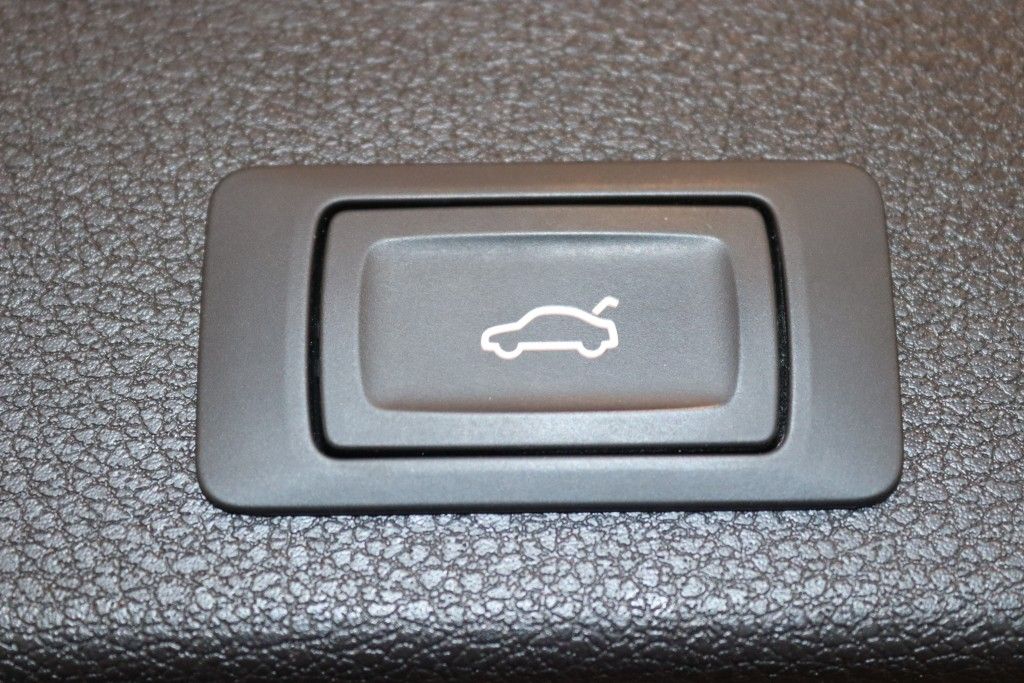Audi Q3 40 TFSI quattro S line - Samsaru's Car Outlet