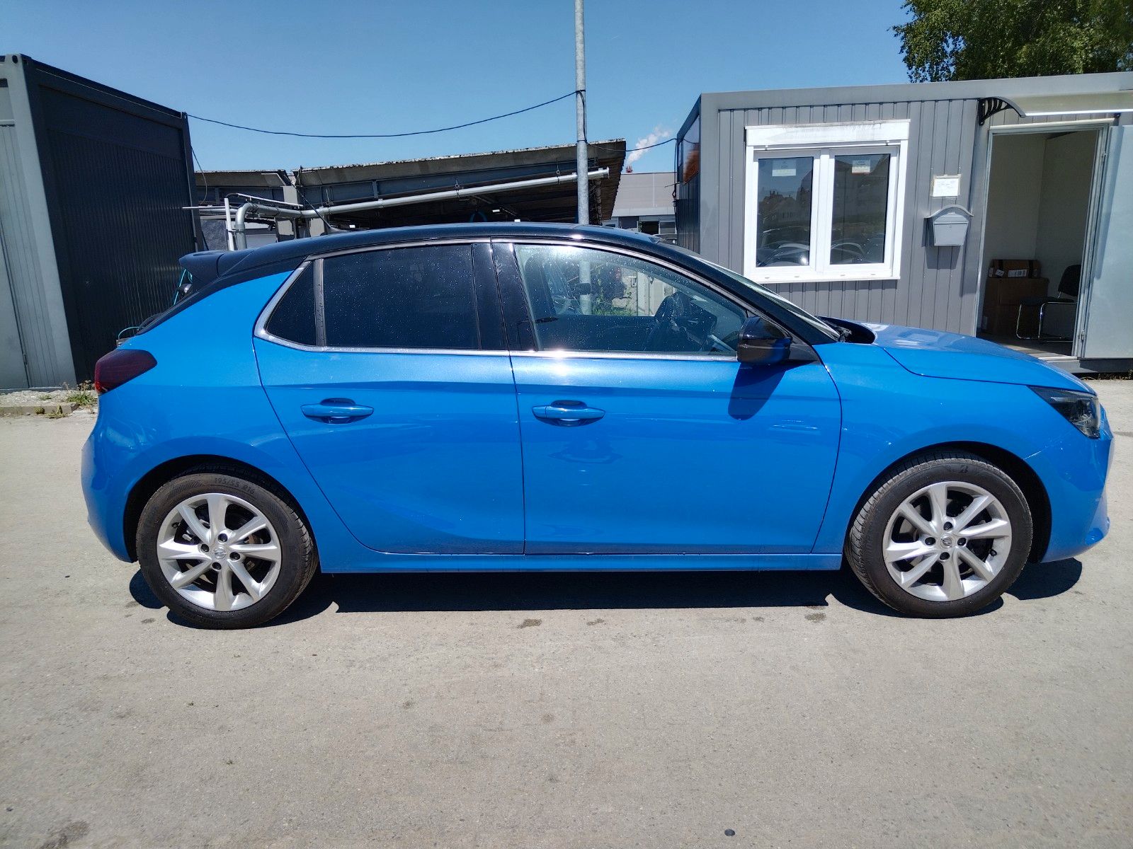 Opel Corsa F Elegance - Samsaru's Car Outlet