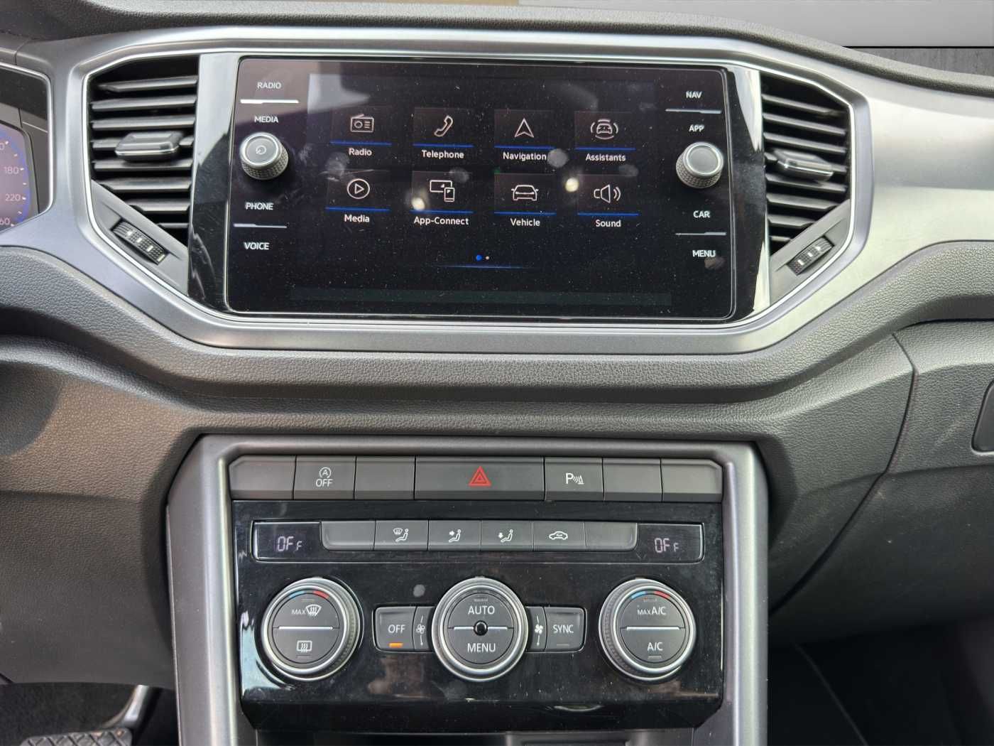 Volkswagen T-Roc 1.5 Style - Samsaru's Car Outlet