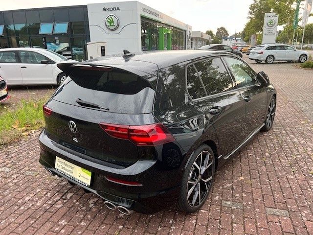 Volkswagen Golf VIII Lim. R 4Motion - Samsaru's Car Outlet