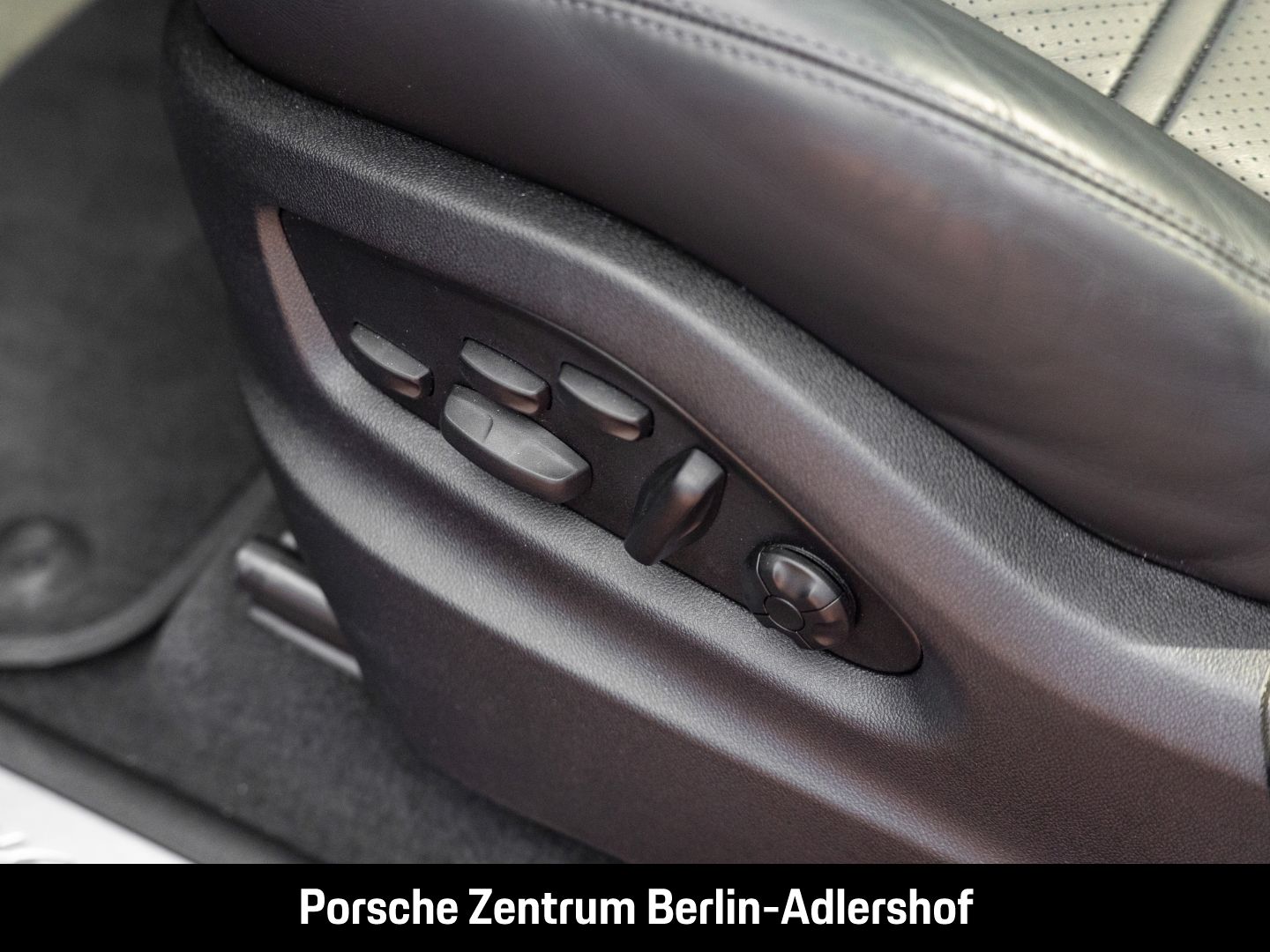 Porsche Cayenne E-Hybrid Coupe Luftfederung Panoramadach