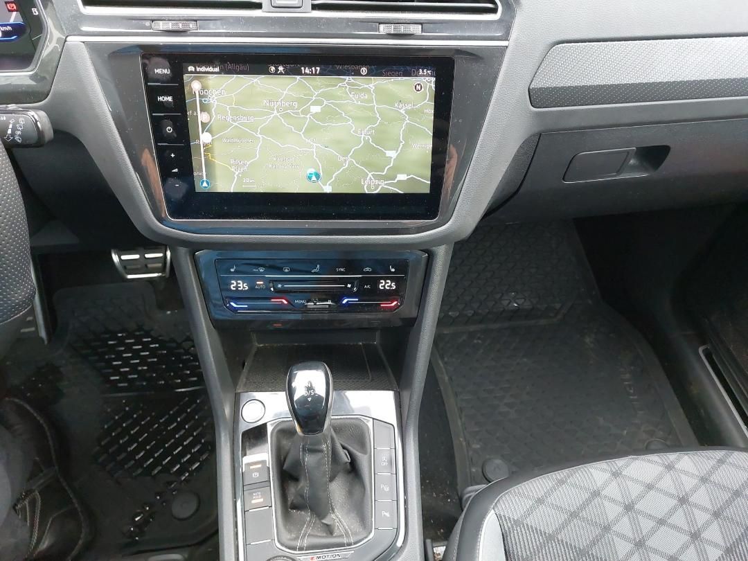 Volkswagen Tiguan R-Line 4x4,DSG,Matrix,AHK,Standh,Navi,R-L