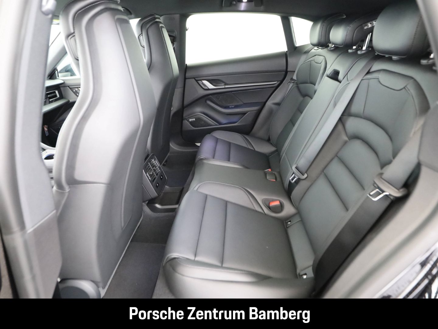Porsche Taycan Sport Turismo/ Chrono/ BOSE/ Sitzbelüftun
