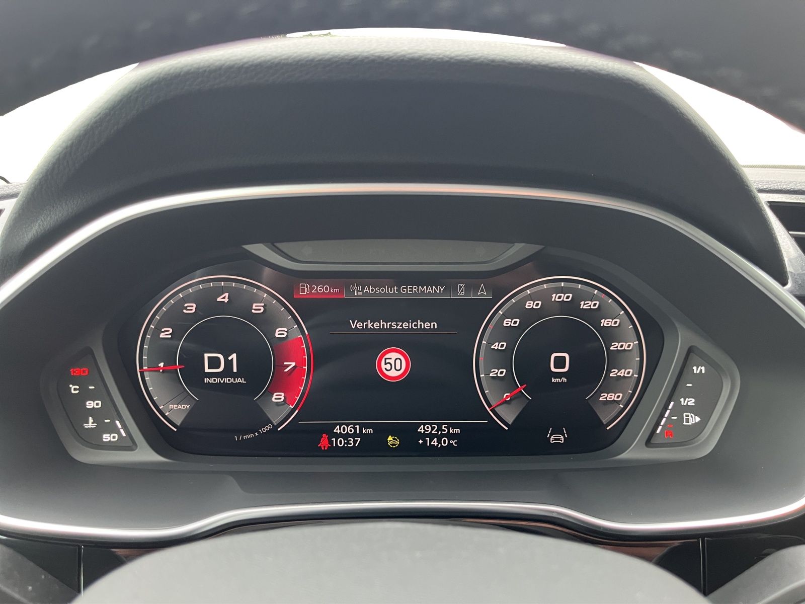 Audi Q3 40 TFSI quattro advanced - Samsaru's Car Outlet