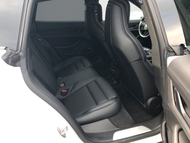 Porsche Taycan Cross Turismo,Pano,InnoDrive,Offroad,HuD