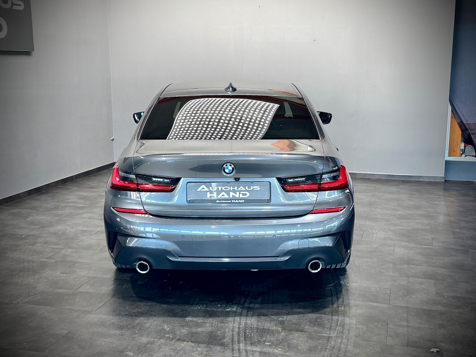BMW 320d xDrive M Sport - Samsaru's Car Outlet